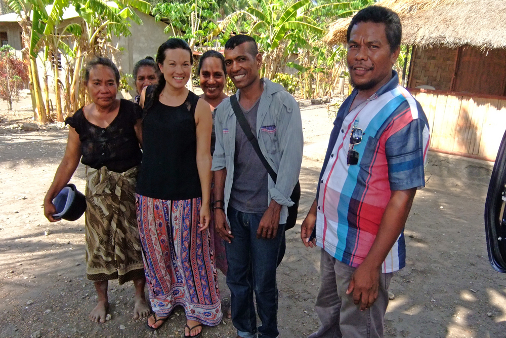 LN member with group in timor leste