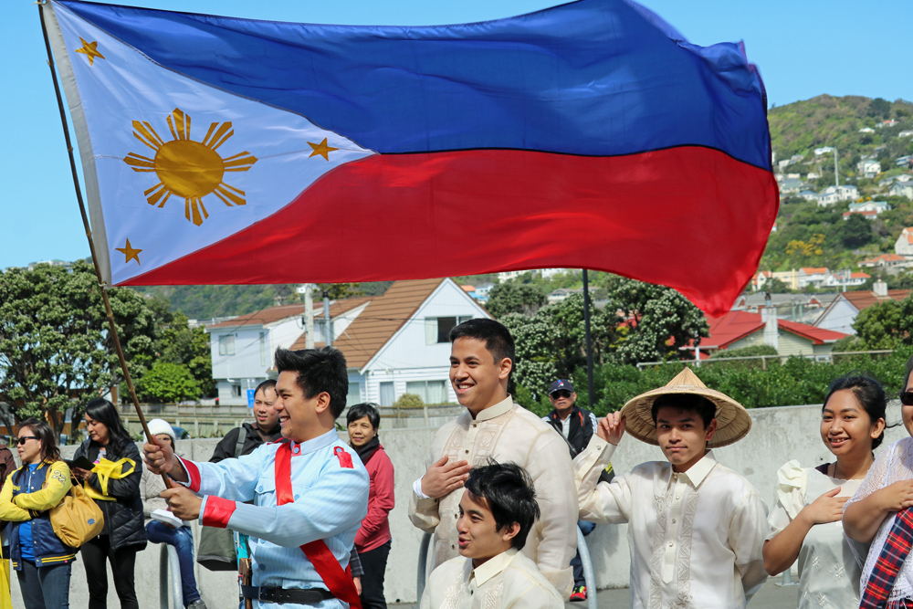 Filipino community with flag