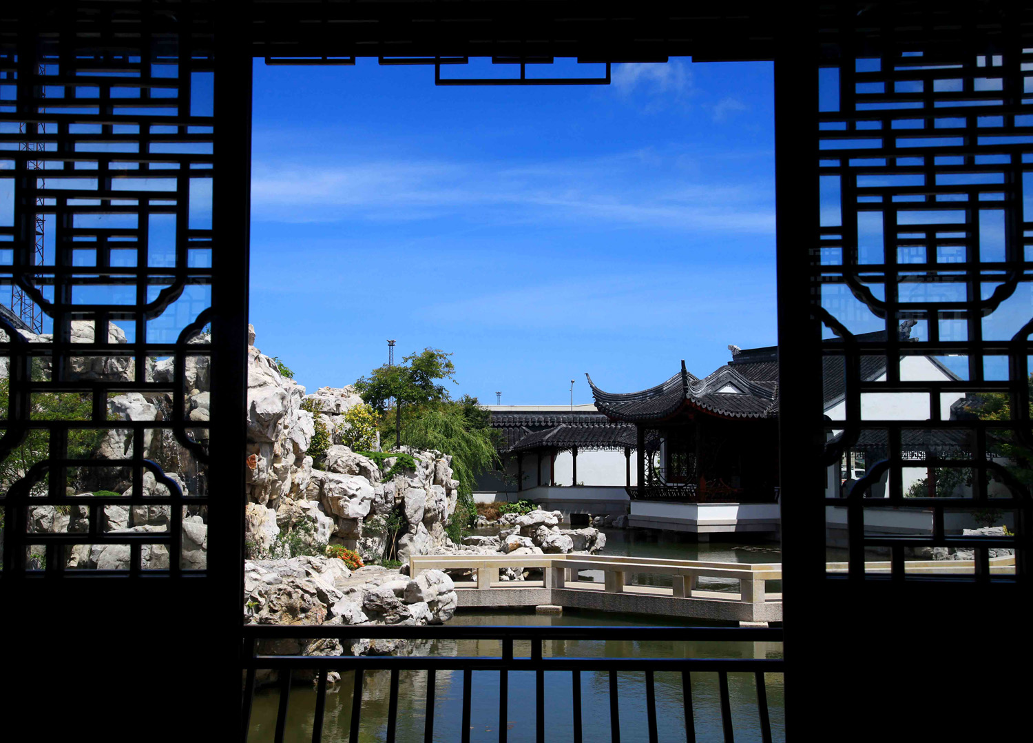 Chinese garden entrance gate in Dunedin